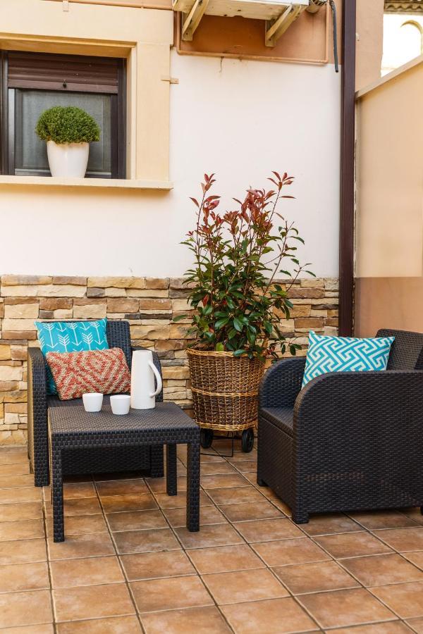 Casa Rural La Pinta- Sendaviva Y Bardenas Villafranca Bagian luar foto