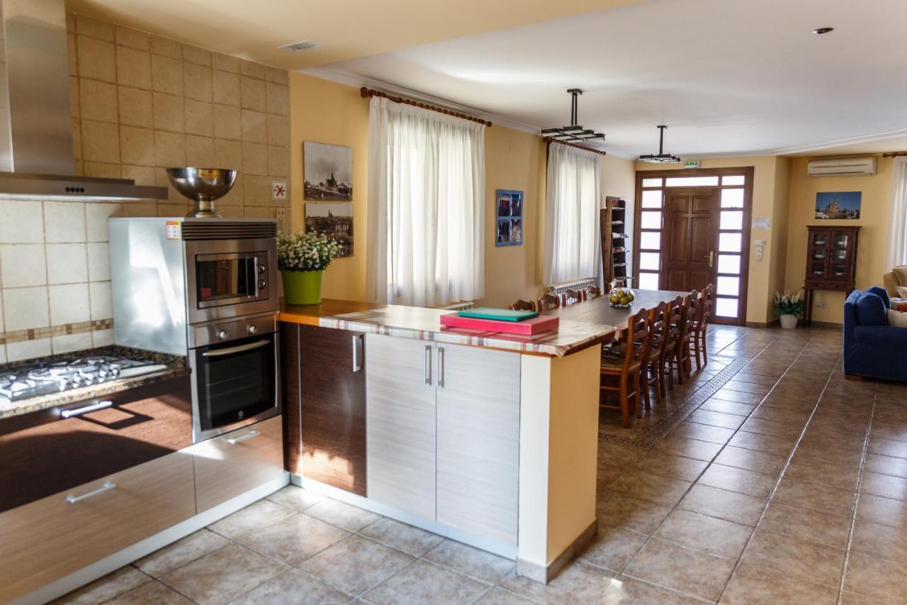 Casa Rural La Pinta- Sendaviva Y Bardenas Villafranca Bagian luar foto